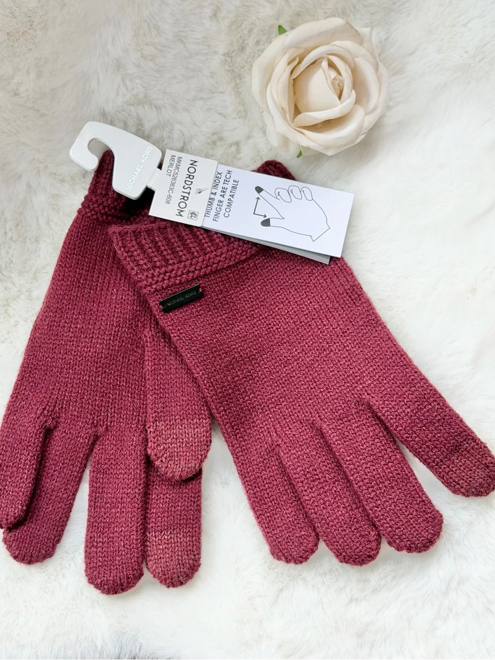 Michael Kors Knit Touchscreen Gloves - thumb and index finger. Merlot (Burgundy)